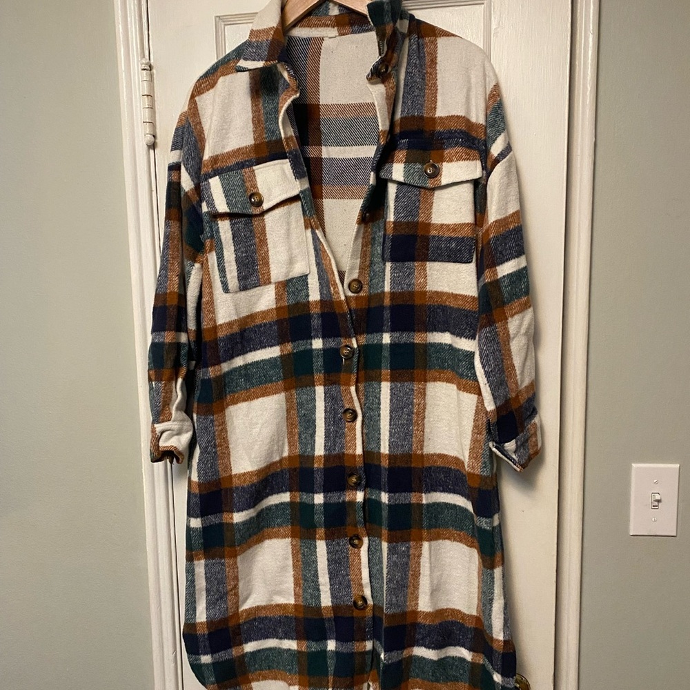 Shacket - Picture 2 of 3